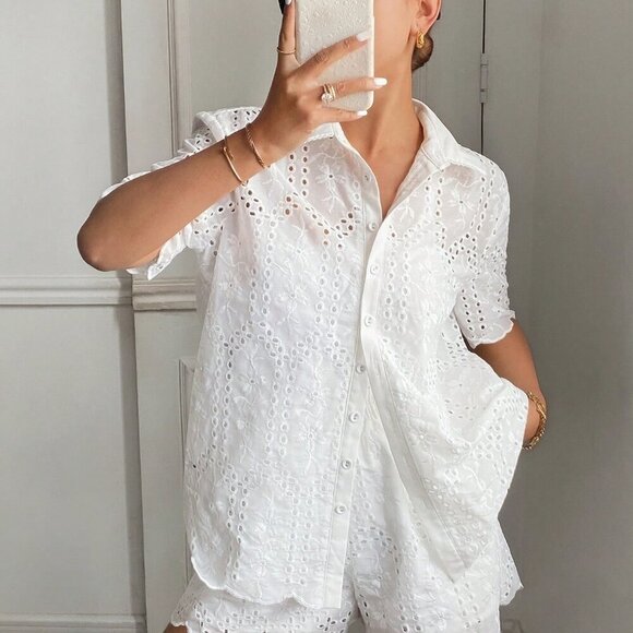 White Casual Women's Front Button Short Sleeve Top And Shorts Set - Picture 2 of 7